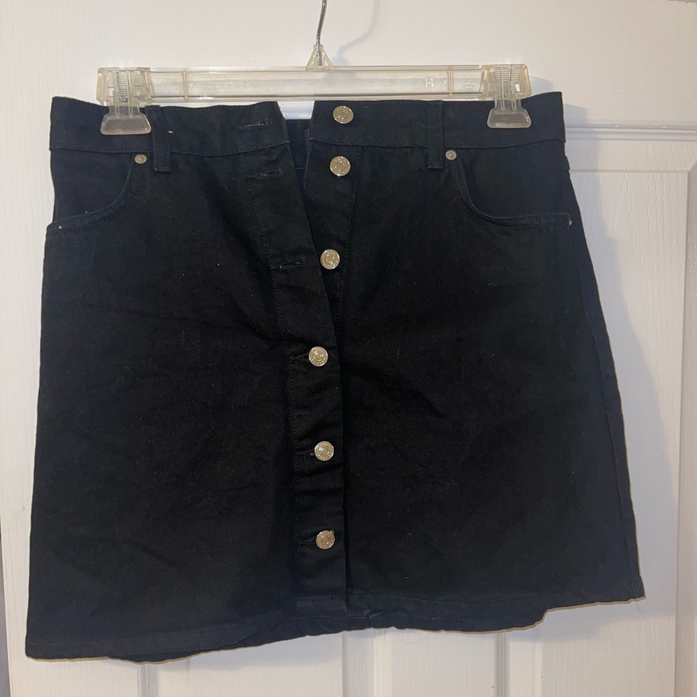 Women’s Tall size 8 black button down skirt from ASOS. Never Worn!